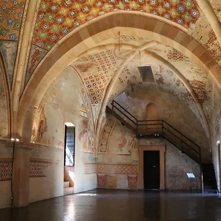 Tra La Rocca E Il * Angera