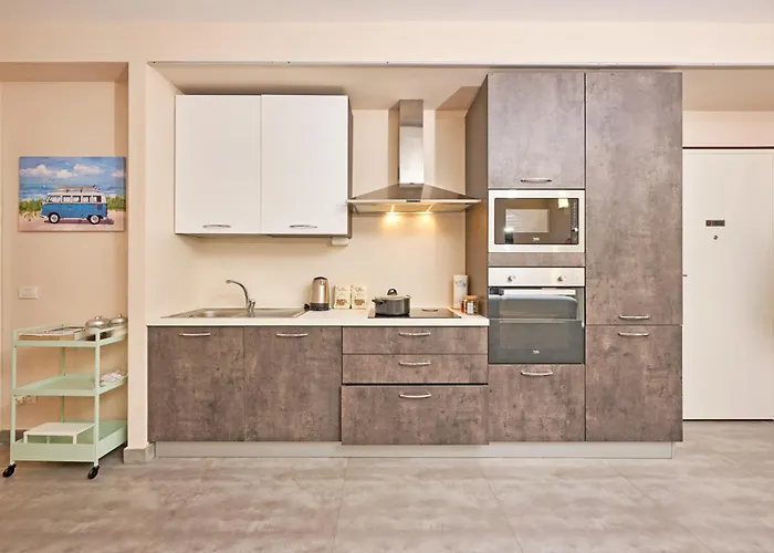 Tra La Rocca E Il Apartamento *