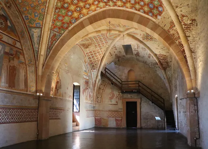 Tra La Rocca E Il * Angera