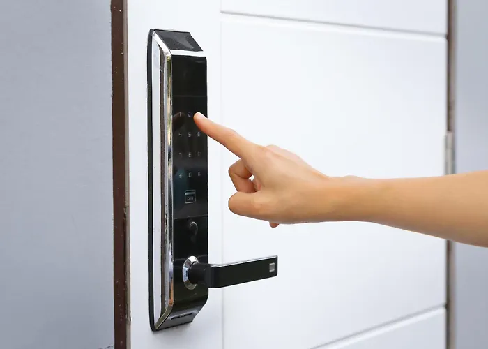 Tra La Rocca E Il Apartament *