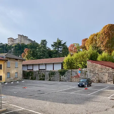 Tra La Rocca E Il Apartament *