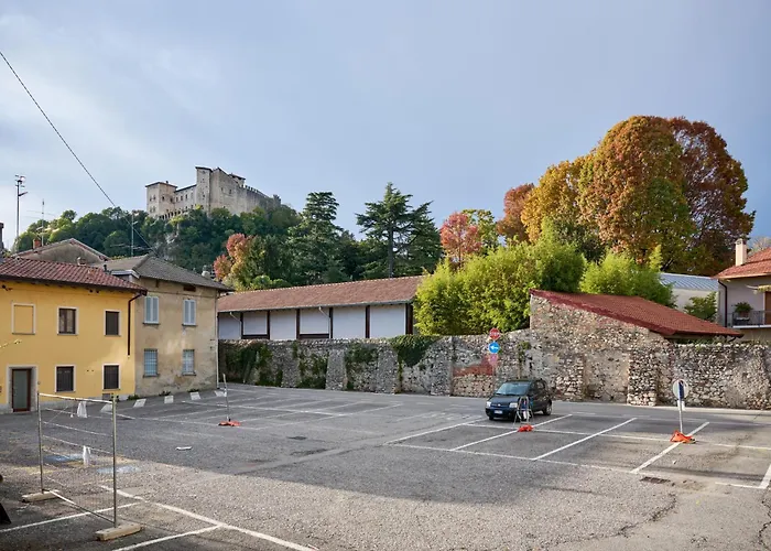 Tra La Rocca E Il Apartament *
