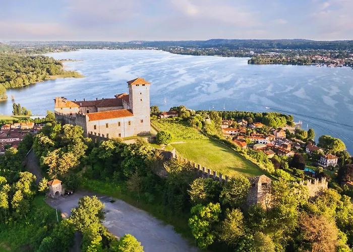 Tra La Rocca E Il 公寓